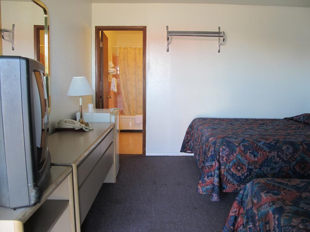 Economy Inn 安大略 客房 照片