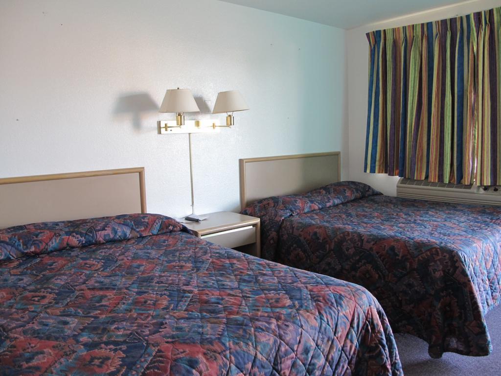 Economy Inn 安大略 客房 照片