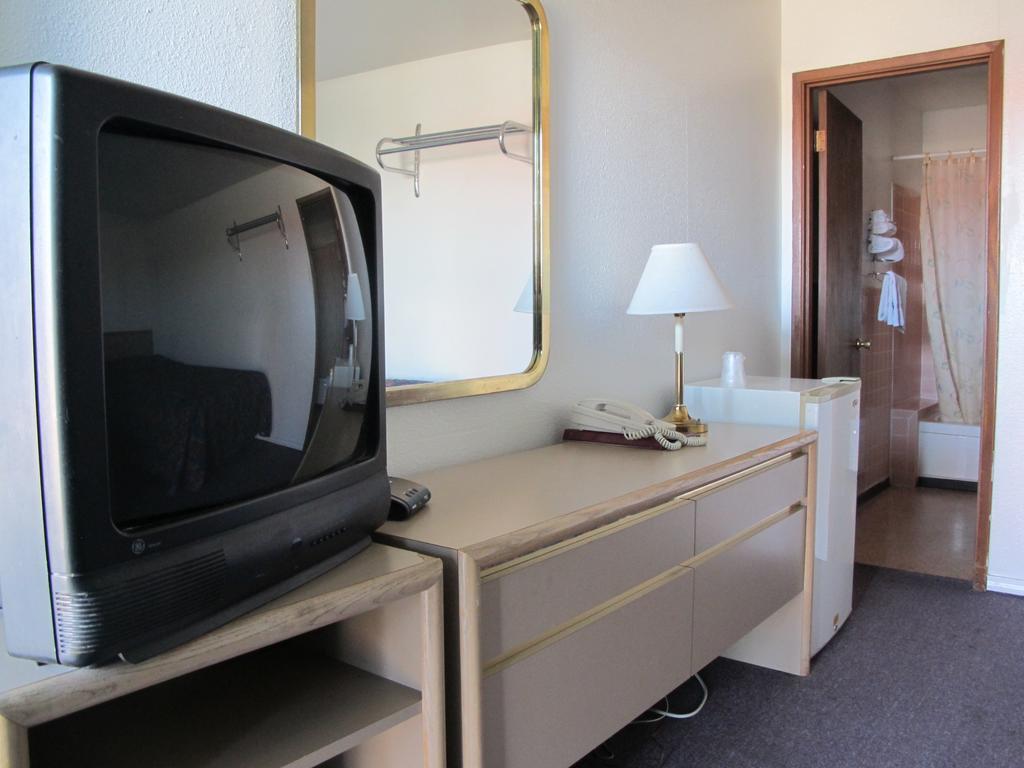 Economy Inn 安大略 客房 照片