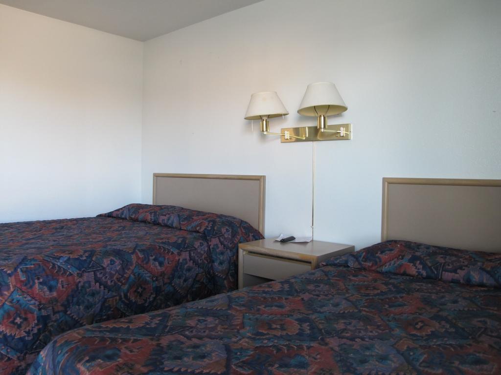 Economy Inn 安大略 客房 照片